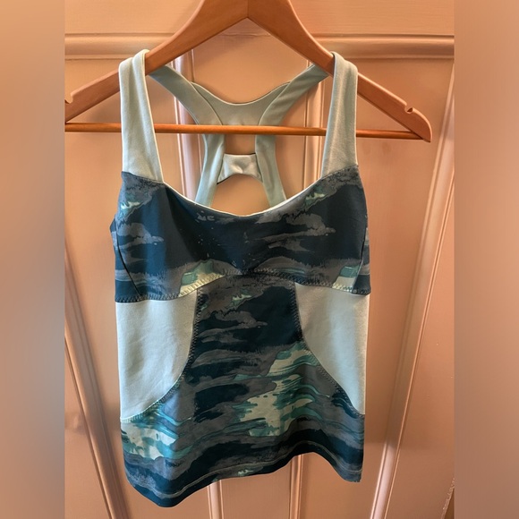 Northface Women’s Racer Back Running Athletic Top NWOT Size M - Picture 7 of 10